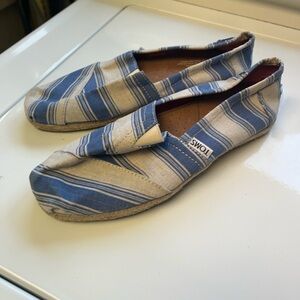 Tom’s loafers